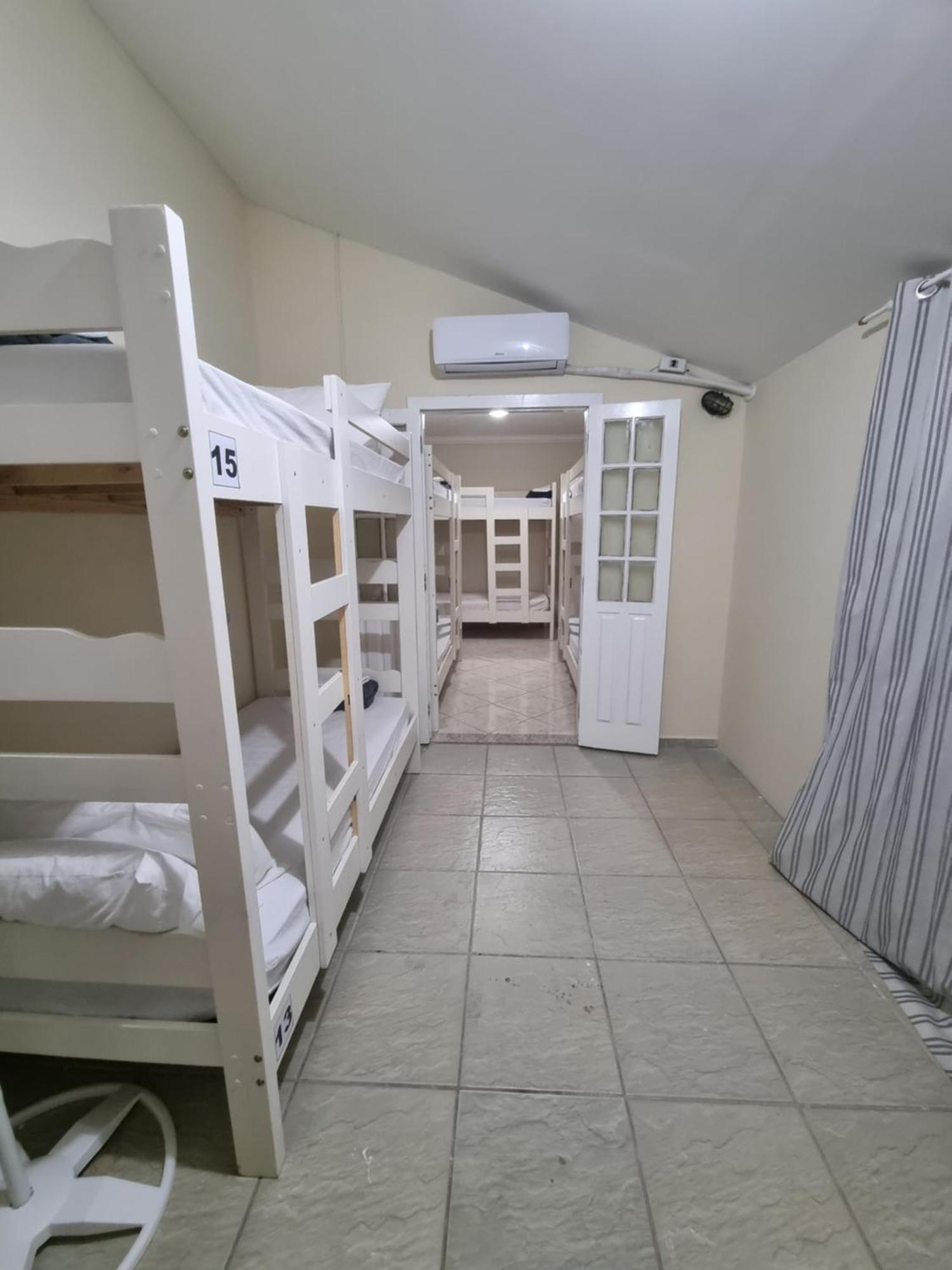 Zenit Hostel Da Cris Cabo Frio Exteriör bild