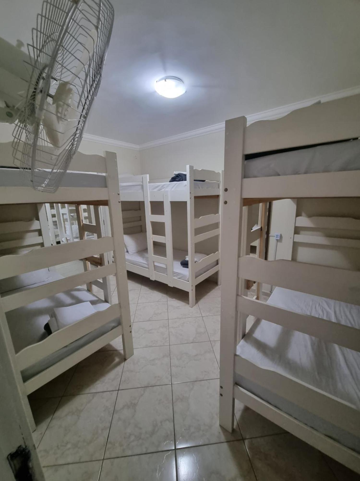 Zenit Hostel Da Cris Cabo Frio Exteriör bild