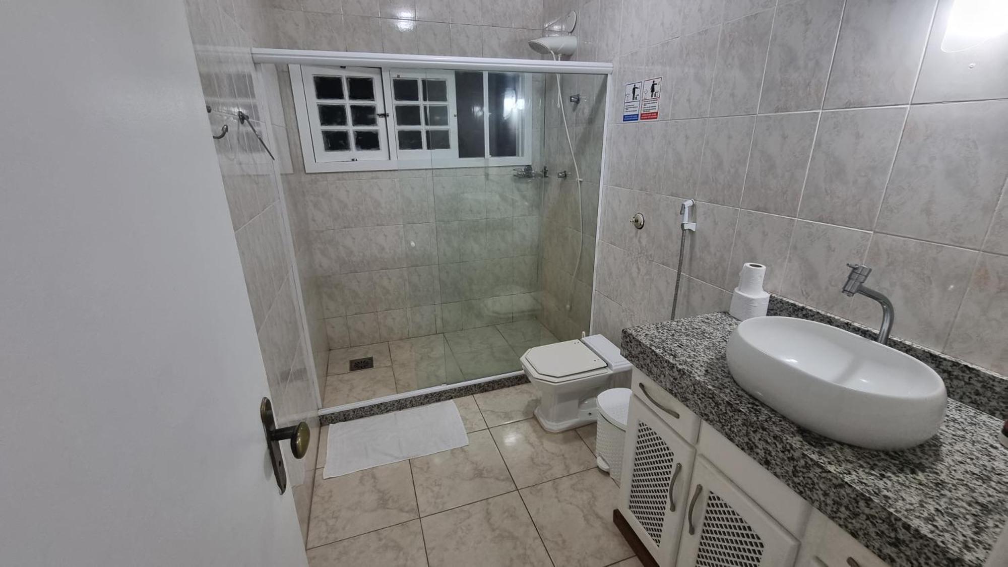 Zenit Hostel Da Cris Cabo Frio Rum bild